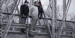 Погружение - абсолютно любая глубина
Батареи и др источники питания энергией - земная сила притяжения
Всплыв - не предусмотрен
Перемещение - в зависимости от глубины