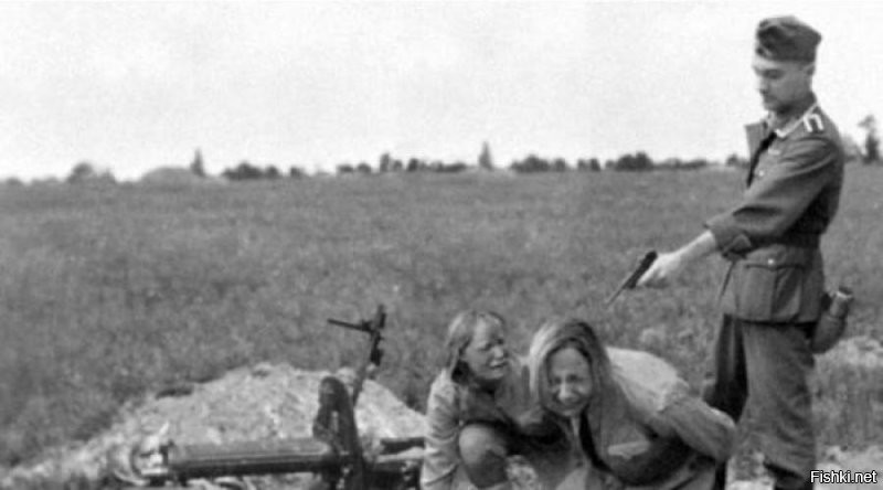 вот не надо про "обычными людьми". Эти обычные люди шли по земле СССР убивая, уничтожая и насилуя мирное население! детей, женщин, стариков! Эти "обычные люди" были охранниками и надзирателями в Освенциме, Бухенвальде, Треблинке, Майданеке, Саласпилсе, Равенбрюхене!!! Нет им прощения! Прокляты они и все потомки их.