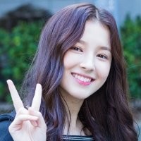 Тоже добавлю.
1. Нэнси Макдони, отец ирландского происхождения, мать кореянка.