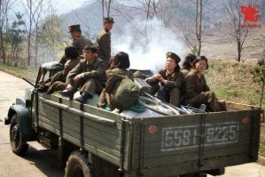 Белорус переоборудовал свою «Волгу», и теперь она работает на дровах