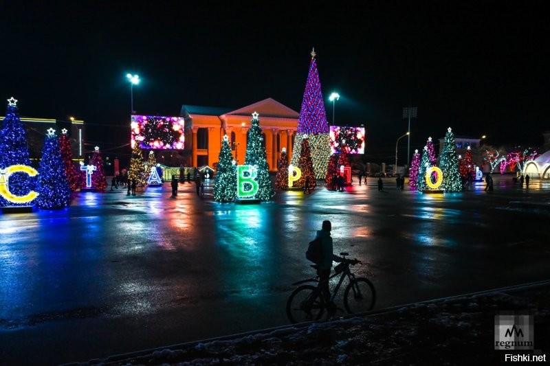 У нас только начали собирать... Одна большая, и десять маленьких. Маленькие - именные, из них складывается название города. Ставрополь...