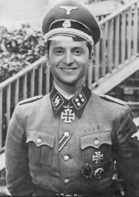 Пошлю твои слова зеле,он тебе жопу на немецкий крест порвет.