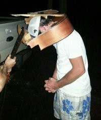 Есть третий вариант. Испанский воротник