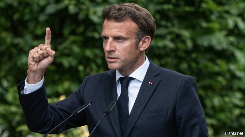 Будущий президент Франции Макрон с будущей же супругой