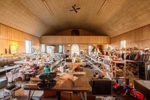 Ну теперь понятно - почему У НИХ всё так, ибо Иисус выгнал торговцев из храма...