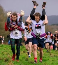 Нормальные мужья носят жён вот так: