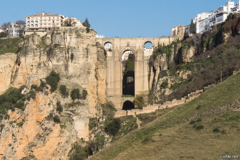 Фото выше, конечно, приукрашено в фотошопе, но там всё так и есть