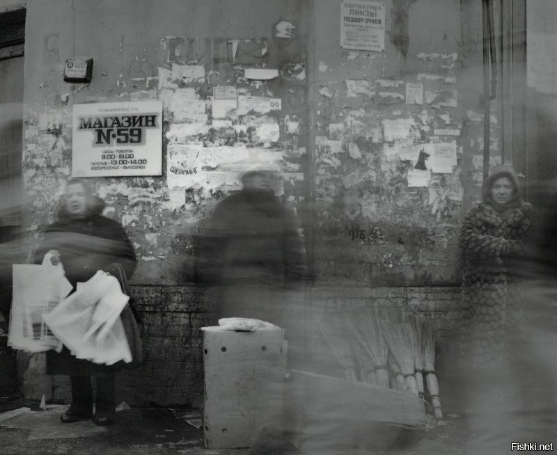 Ага. Это кстати взято из серии фотографий Алексея Титаренко"Город теней" 1992-1994.