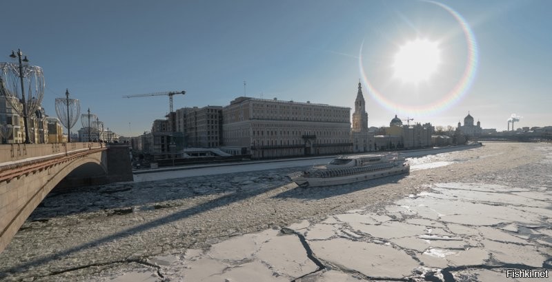 Собянин переплюнул гало   22.12.2021