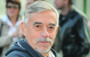 Режиссёра Владимира Грамматикова назвать Алексеем.
Полный компресс!