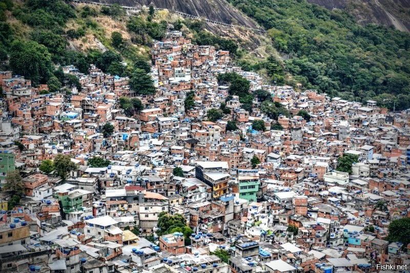 Фавела Росинья выглядит вот так: