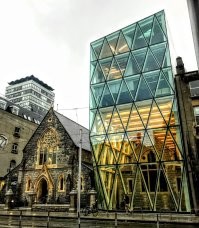 В Дублине, в одной старой церкви запили баревич, из другой сделали офис страховой компании.