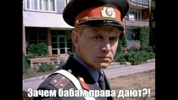 В Сочи дама за рулём перепутала педали и протаранила магазин