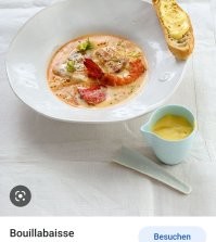 Ешь аккуратно суп ложкой, а потом надо в нем лазить руками, что вытащить хвосты креветок.

Вероятней всего речь о классическом французском супе буябез, куда идёт несколько сортов рыбы и различные морепродукты.
Или Том Ям. Ну вобщем что то из французской или азиатской кухни.
