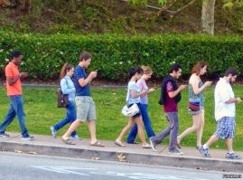 А вообще, звенья одной цепи, дебилы снимают для дебилов