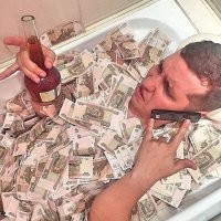 Как то много бренди в бутылке. Наверно компот в найденную пустую налил.