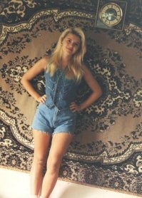 У меня был точно такой же ковёр! Прпизводство - Бельгия. Куплен на рынке в Серпухове.