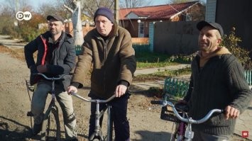Это, видимо, один из этих, у которых все айфоны и макбуки отобрали. Очень высокоинтиллектуальные  рожи...