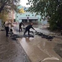 «Вот это технологии!»: 18 отремонтированных дорог в стиле тяп-ляп