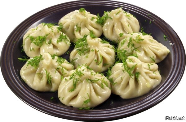 Руками едят манты.