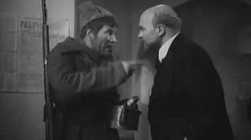 Такой клатч был в моде еще в 1917
--------------
- Кулаков мы раскулачим, кунаков мы раскуначим...
- А коряков?
- С коряками тоже чего-нибудь сделаем...