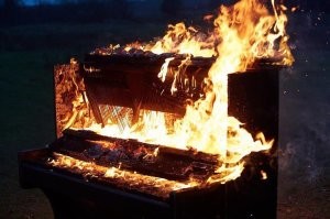 Хватит уже находить это сраное пианино. Из поста в пост.