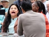 Красная шапочка в гостях у бабушки.
- Бабашка, бабцшка. А почему у тебя таких большие глаза?
- Чтобы лучше видеть тебя, дитя моё.
- А почему у тебя такие большие уши?
- Чтобы лучше слышать тебя, дитя моё.
- Бабашка, бабушка. А почему у тебя такой большой рот?
- Эх, внученька!... Если бы ты видела йух твоего дедушки, ты бы не спрашивала!



А ещё бы хотелось точно узнать, где у рта длинна...