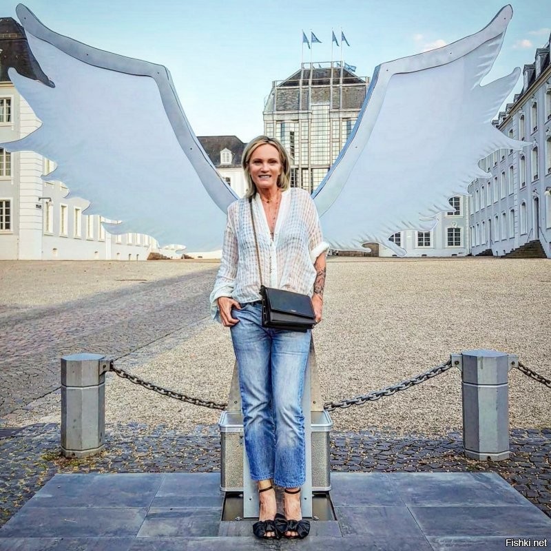 5 декабря 1966 года  родилась  PATRICIA KAAS  --  одна из самых успешных певи...