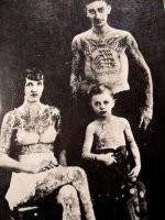 25. Татуированная семья в 1910 году

Семья талпайопов