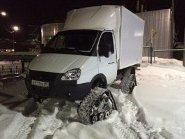Немцы из компании Delta 4x4 превратили Mercedes G-Class в «снегоход» на гусеницах