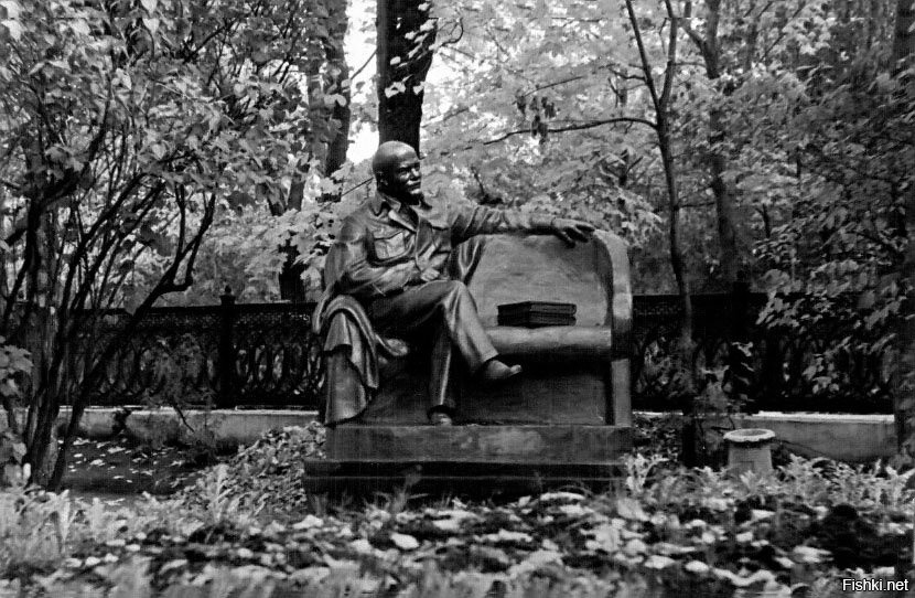 Памятник сталину в набережных челнах фото
