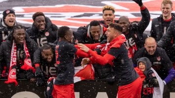 а вот кстати сборная Канады!