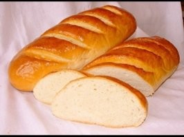 Батон выглядит немного по-другому