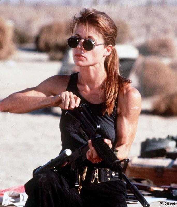 Ну не тянет она на Сару. Сравните, в фильмах они ровесницы