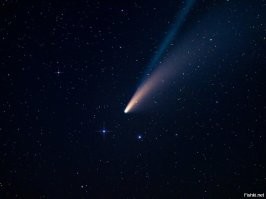 "Алкогольная" комета 
"Для ученых это еще один намёк на то, что кометы, возможно, участвовали в зарождении жизни на нашей планете" 
Не знаю как по поводу "жизни на планете", но разумной жизни - это точно. В пятницу вечером каждый второй из нас - философ...))