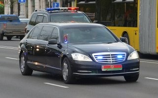 ага, то ли дело его родной белорусский автомобиль)
