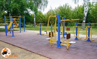 Жительницы Ростова пожаловалась на «провокационные» цвета уличных украшений