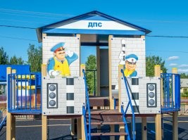 Жительницы Ростова пожаловалась на «провокационные» цвета уличных украшений