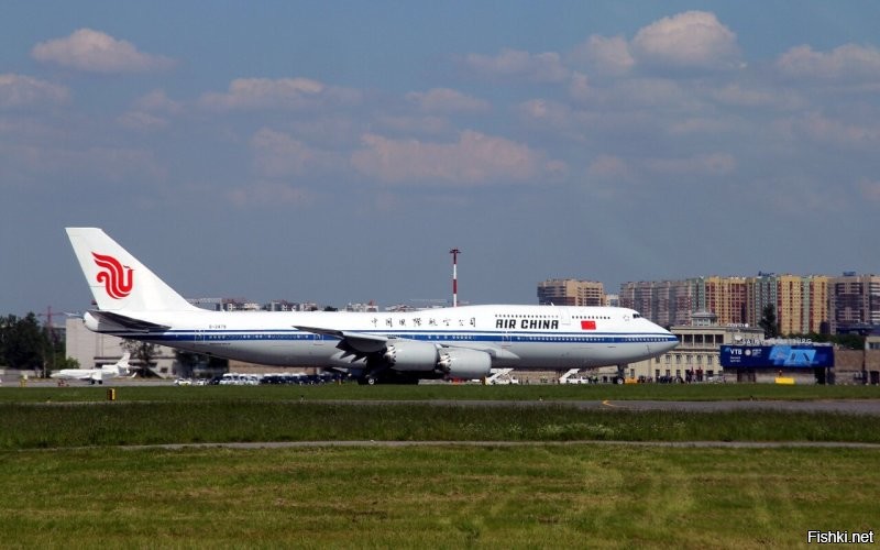 Boeing 747-89L - Air China бортовой
№ B-2479.борт №1 Китая. в Пулково. Реально огромный. Си Дзиньпин  на нём прилетал