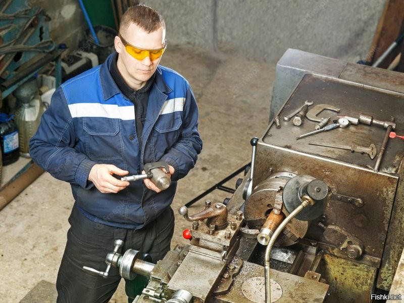 Не все станки с ЧПУ-есть и люди работают 
Полировка больше для "красоты"
