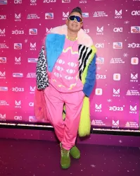 Я такие очки на алиэкспрессе видел.