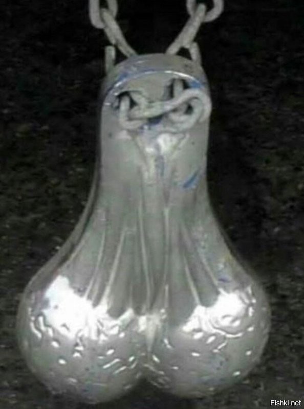 Там на картинке ещё ив яйца упор!