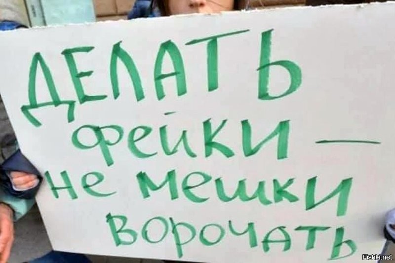 А не фейкомёт ли Вы часом , автор ?
Ссылки действительно ведут на ВОЕННОЕ ОБОЗРЕНИЕ , но вот какая заковыка .... нет там ни какого Н.Никольсого ...