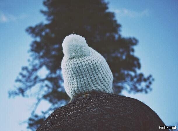 Помпоны на шапках Этот странный клубок пряжи служит не только для украшения