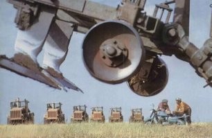 Плоскорез вместо плуга. То ли Казахстан, то ли другие бескрайние степи с повышенной эрозией.