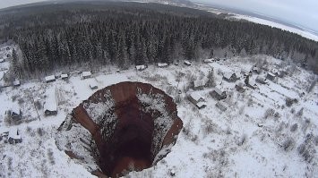 Это не только из-за канализации бывает. Это бывает везде, где местные геодезические службы кладут болт на свои обязанности и не зондируют почву насчёт создающихся пустот, в тех местах где проходят подземные водные артерии, особенно в местах жилой застройки или нахождения узлов промышленности и инфраструктуры. Ну либо, гидрогеологи делают свою работу хорошо, а вот уже на их отчёты власть кладёт с прибором (Тысячи лет всё нормально же был, чё вы ноете?). Вот и получаются провалы, на ремонт которых уходит потом куча денег. А ведь если сразу перекрыть нерабочую канализацию и смонтировать новую, или запустить специальный бур и закачать цементирующуюся смесь в образующуюся полость - это куда дешевле чем латать воронку и её последствия. Но, зачастую - денег нет, но вы держитесь.
Людей жалко, но кто их убоги жизни, в правительствах - по серьёзному воспринимает?