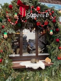 Калининградская область. После закрытия границ на карантин, все супер туристы, которые обычно убывали на курорты иностранщины, едут к нам. И концентрация свинства, тупизны, хамства, отборного быдлячества теперь у нас просто зашкаливает. Раньше мы никогда так не ненавидели приезжих. Даже наоборот, всегда старались угодить, зазывали ещё и прочее. Но вот несколько персонажей, могут насмерть отбить любое гостеприимство и доброжелательность. А таких, к сожалению, с каждым годом становится всё больше.