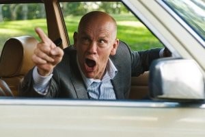 – Садитесь и заткнитесь, опаздываем!