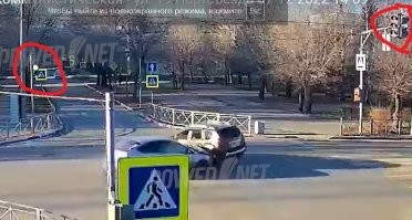 Чего тут гадать, кто виноват? Удар приходится в тот момент когда у Дастера горит желтый, у Форда красный.
Что по мне, так два дебила это сила, они нашли друг друга, ну фордовот к тому же и м..ак.