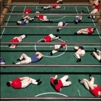 Неймар бы красившее упал... в ОБОИХ случаях... ))))   а говорите- женский футбол .